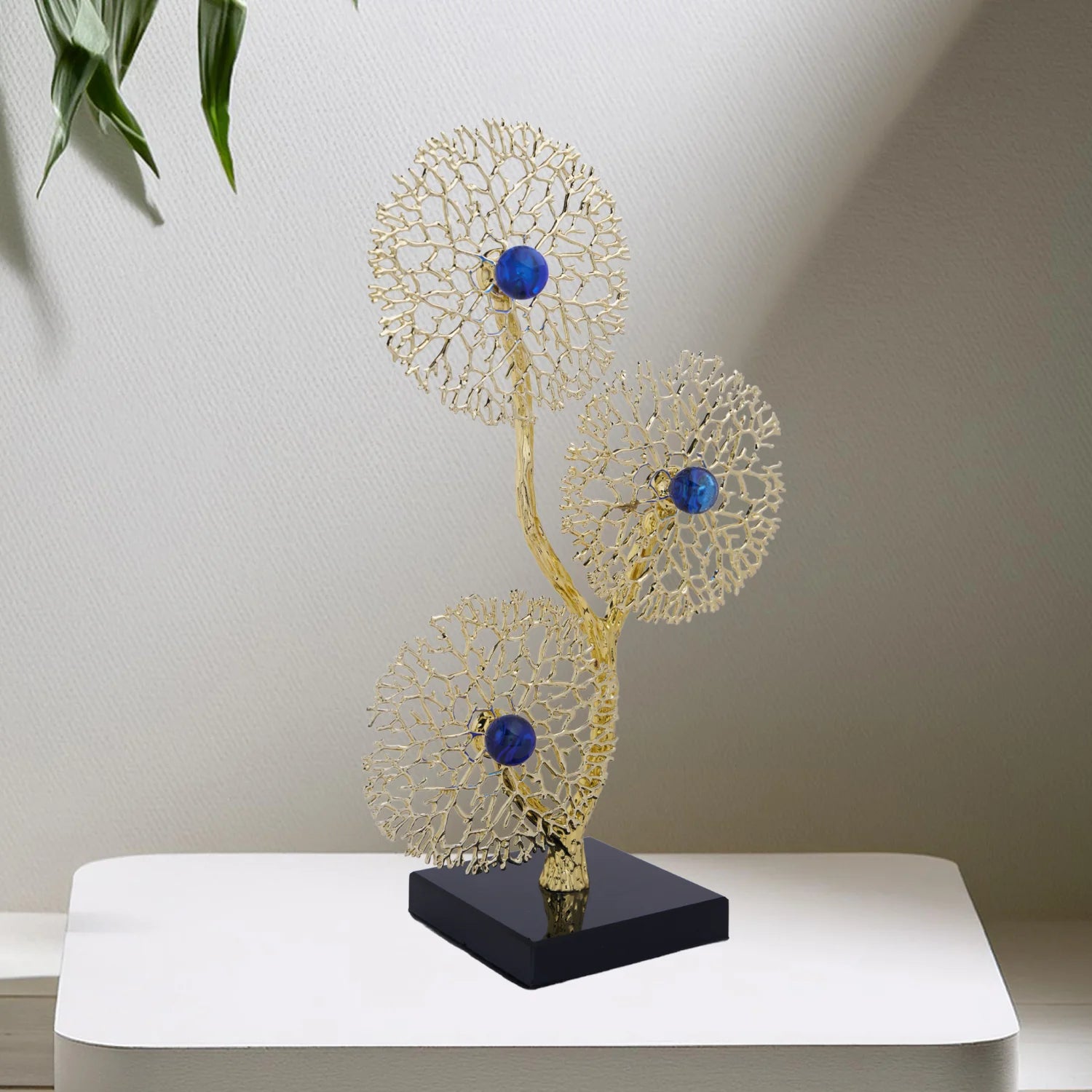 Filigree Flowers Décor Piece