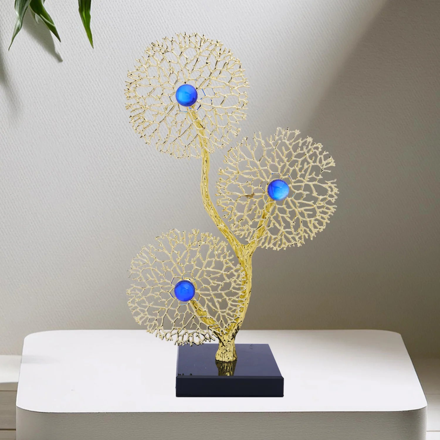 Filigree Flowers Décor Piece